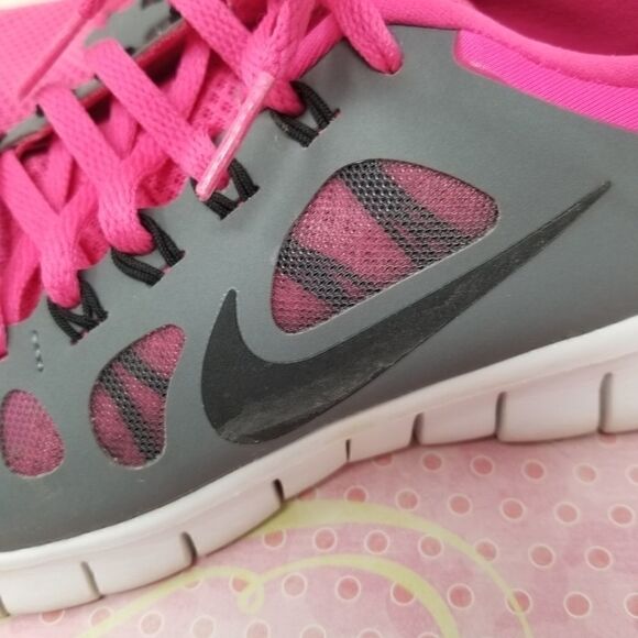 Pink and gray NIKE SNEAKERS. - Picture 5 of 14